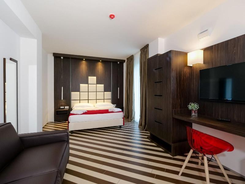 Dan Hotel Riccione Bagian luar foto