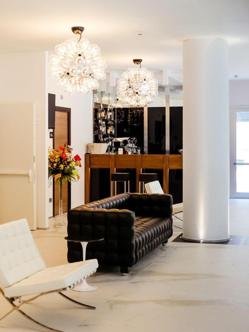 Dan Hotel Riccione Bagian luar foto
