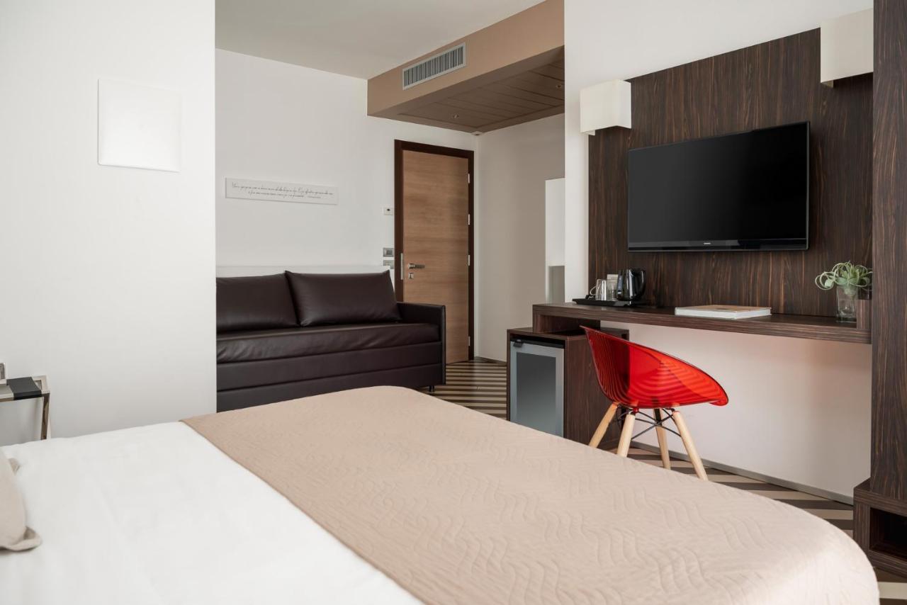 Dan Hotel Riccione Bagian luar foto