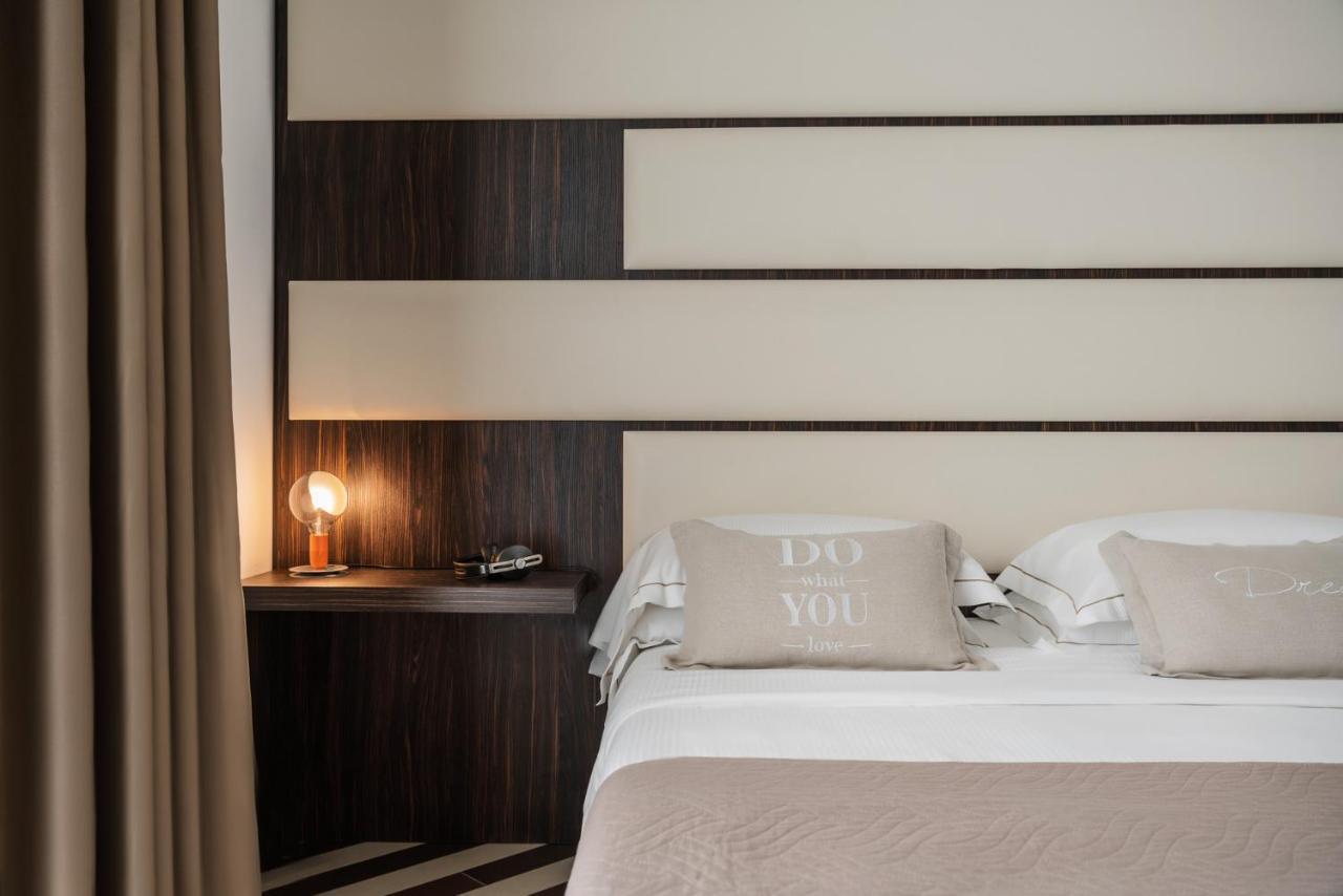 Dan Hotel Riccione Bagian luar foto