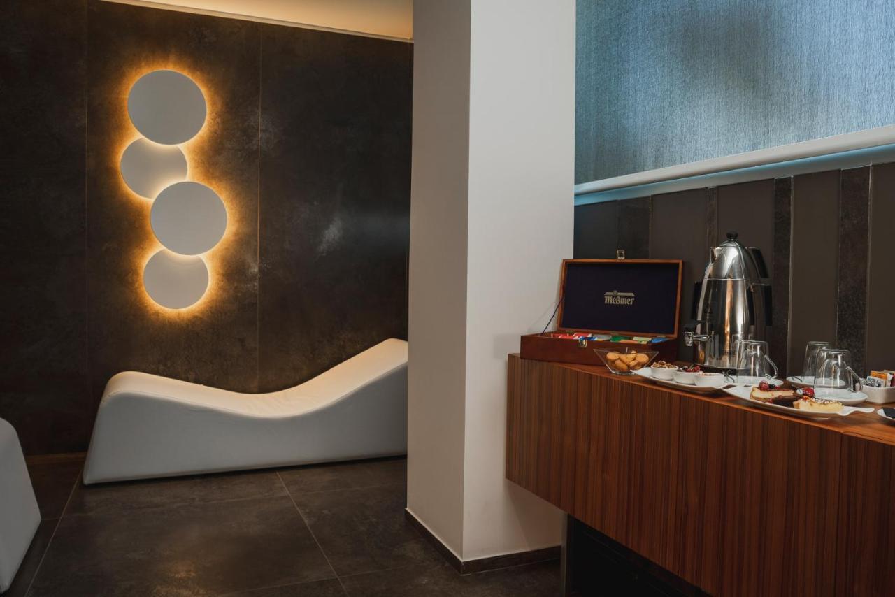 Dan Hotel Riccione Bagian luar foto