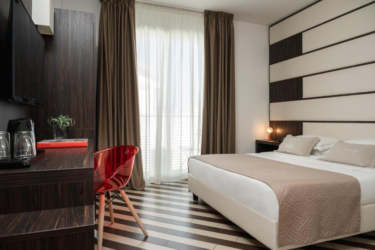 Dan Hotel Riccione Bagian luar foto