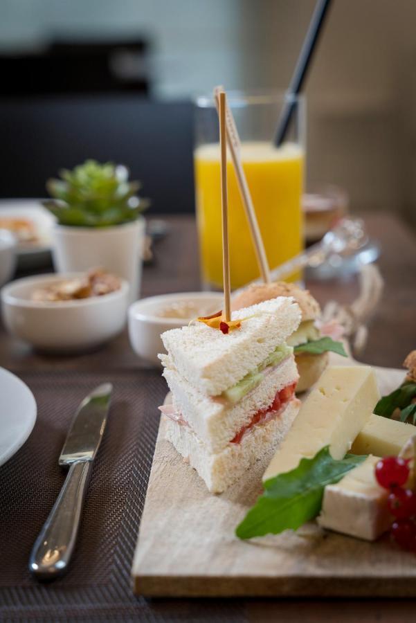 Dan Hotel Riccione Bagian luar foto