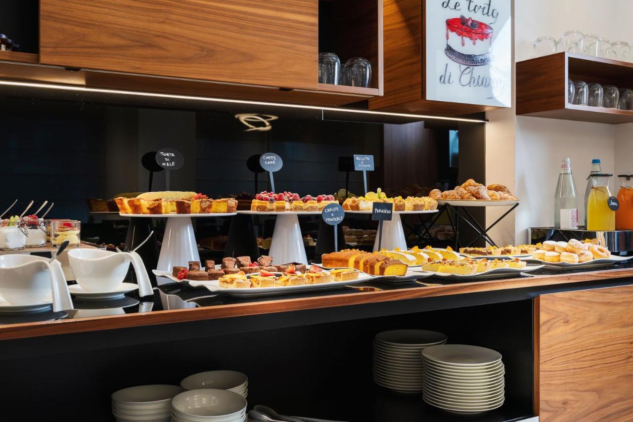 Dan Hotel Riccione Bagian luar foto