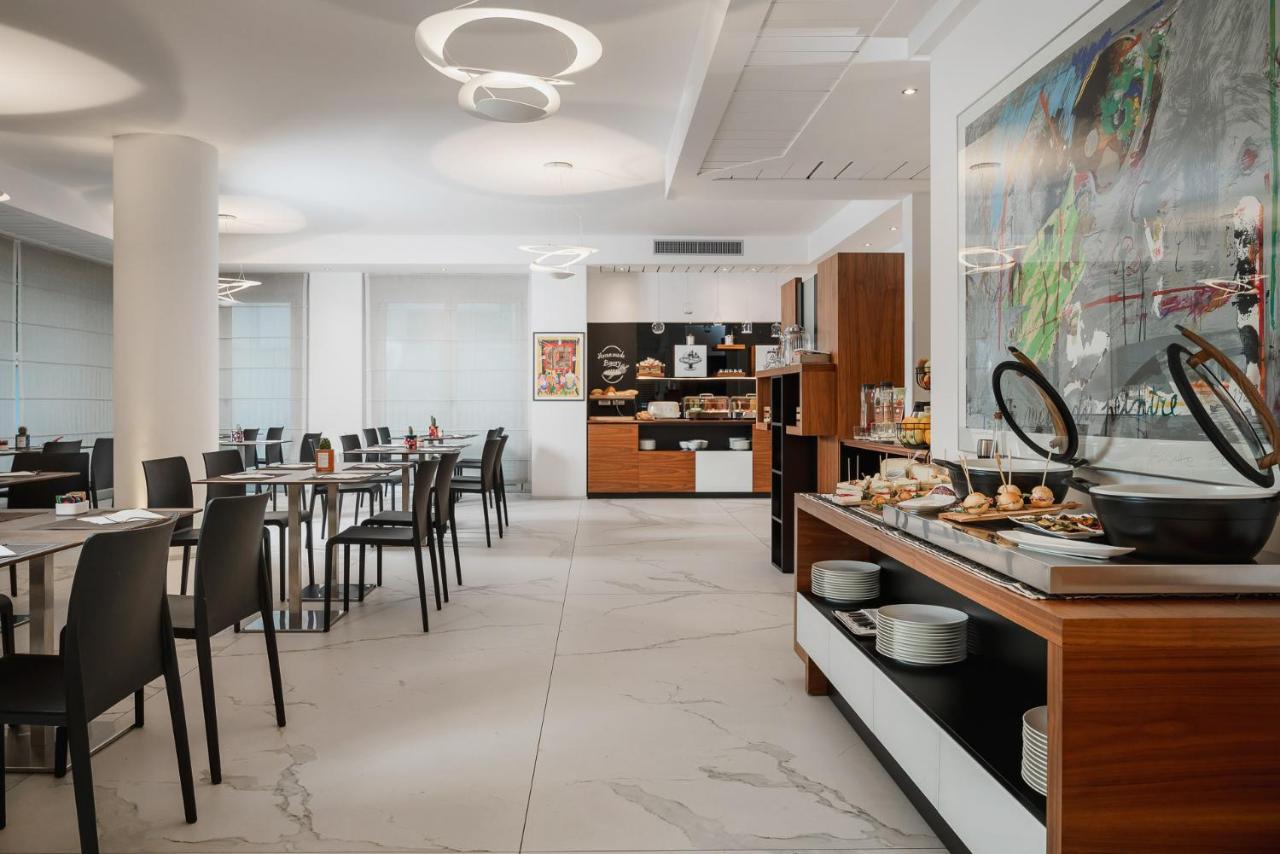 Dan Hotel Riccione Bagian luar foto