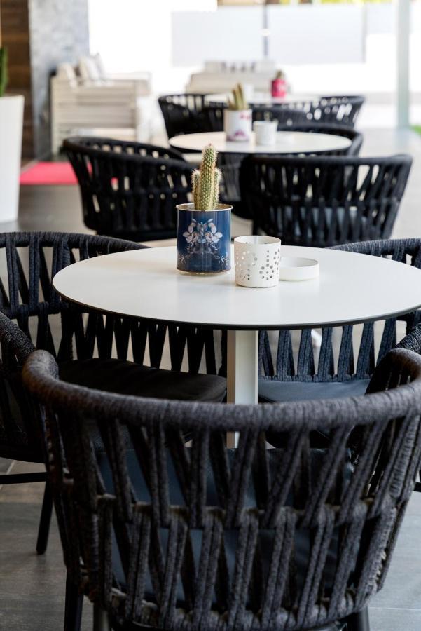 Dan Hotel Riccione Bagian luar foto