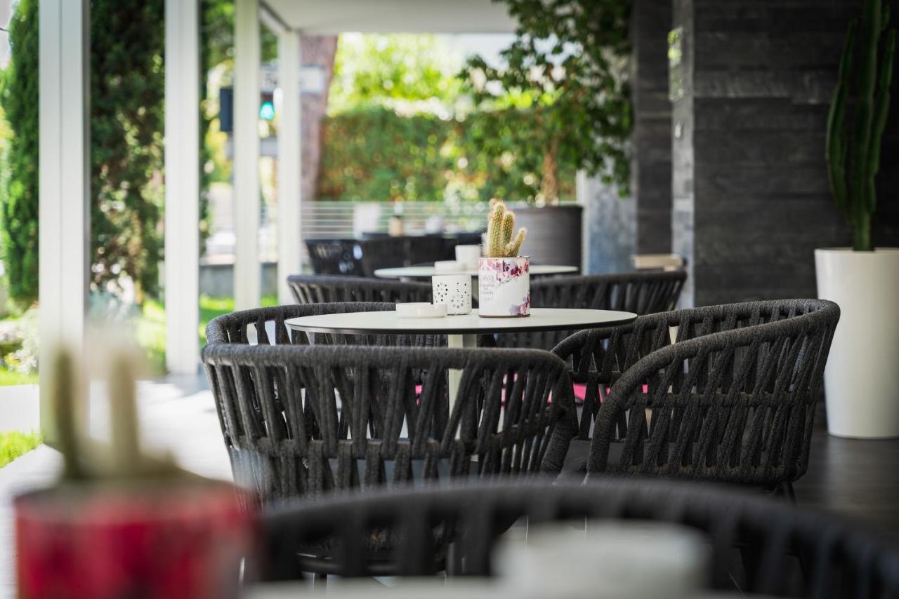 Dan Hotel Riccione Bagian luar foto